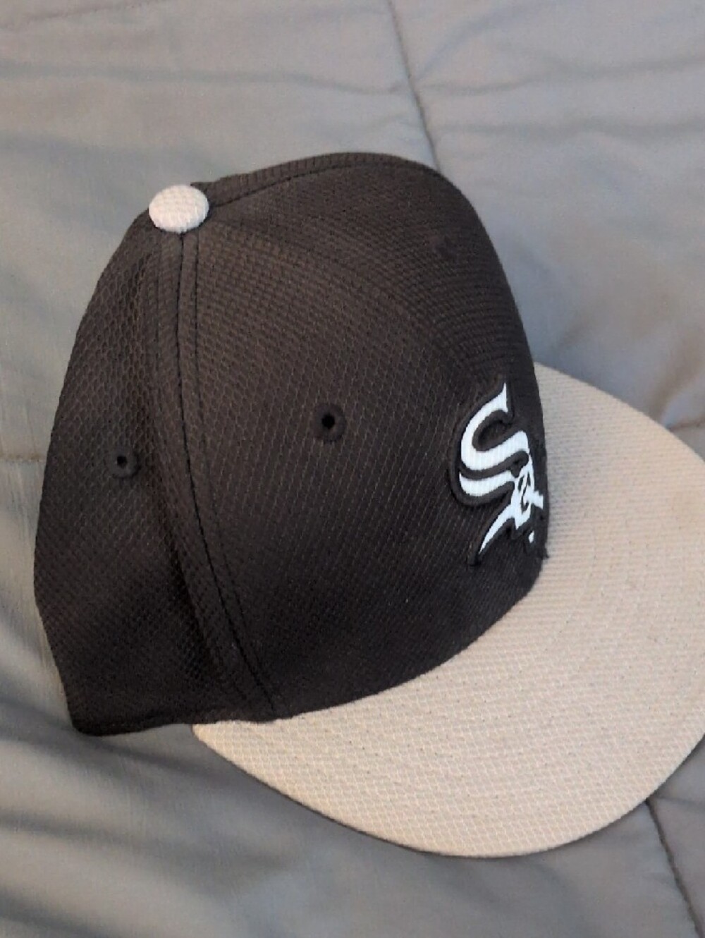9FIFTY White Sox Two-Tone Baseball Cap - Black & Light Gray Interior - Picture 2 of 6